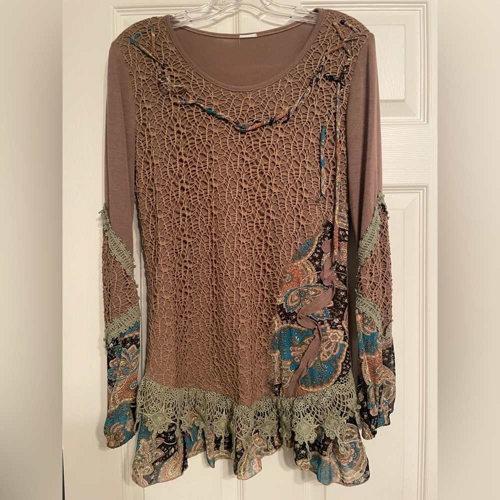 Multi-Colored Knit Scoop Neck Boutique Top – Size M